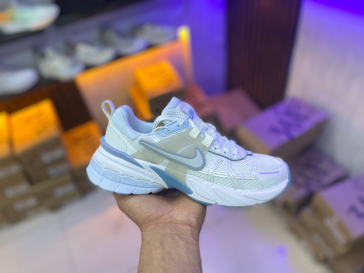 نایک زنانه ویتنامی وی تو کی Nike V2K زنانه وراداتی _سفید ابی